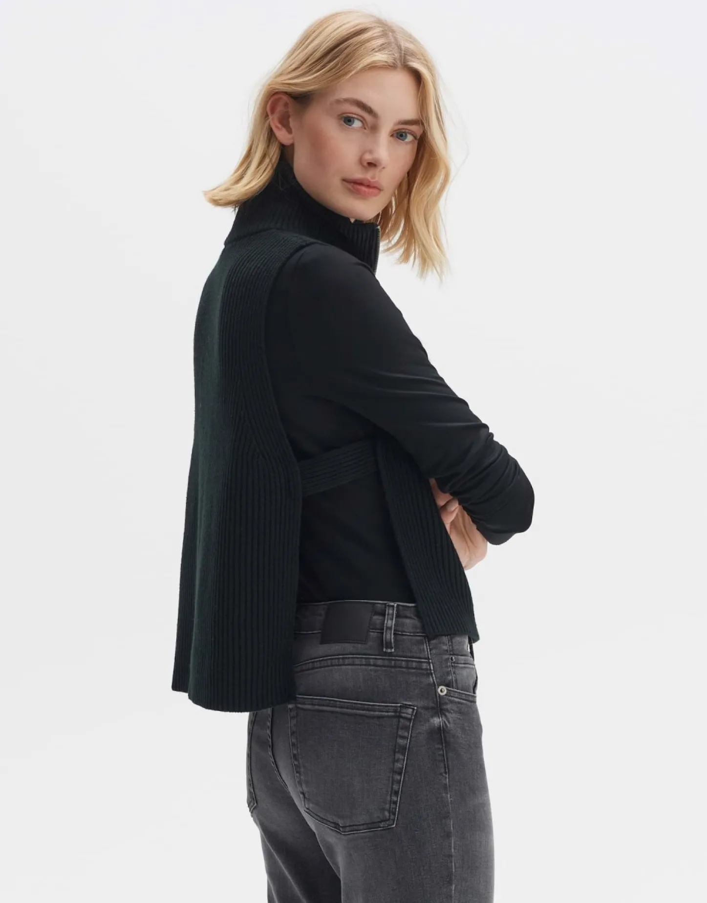 abibo_cape_5.webp Frau someday Fashion Gebreide Items>Abibo Cape