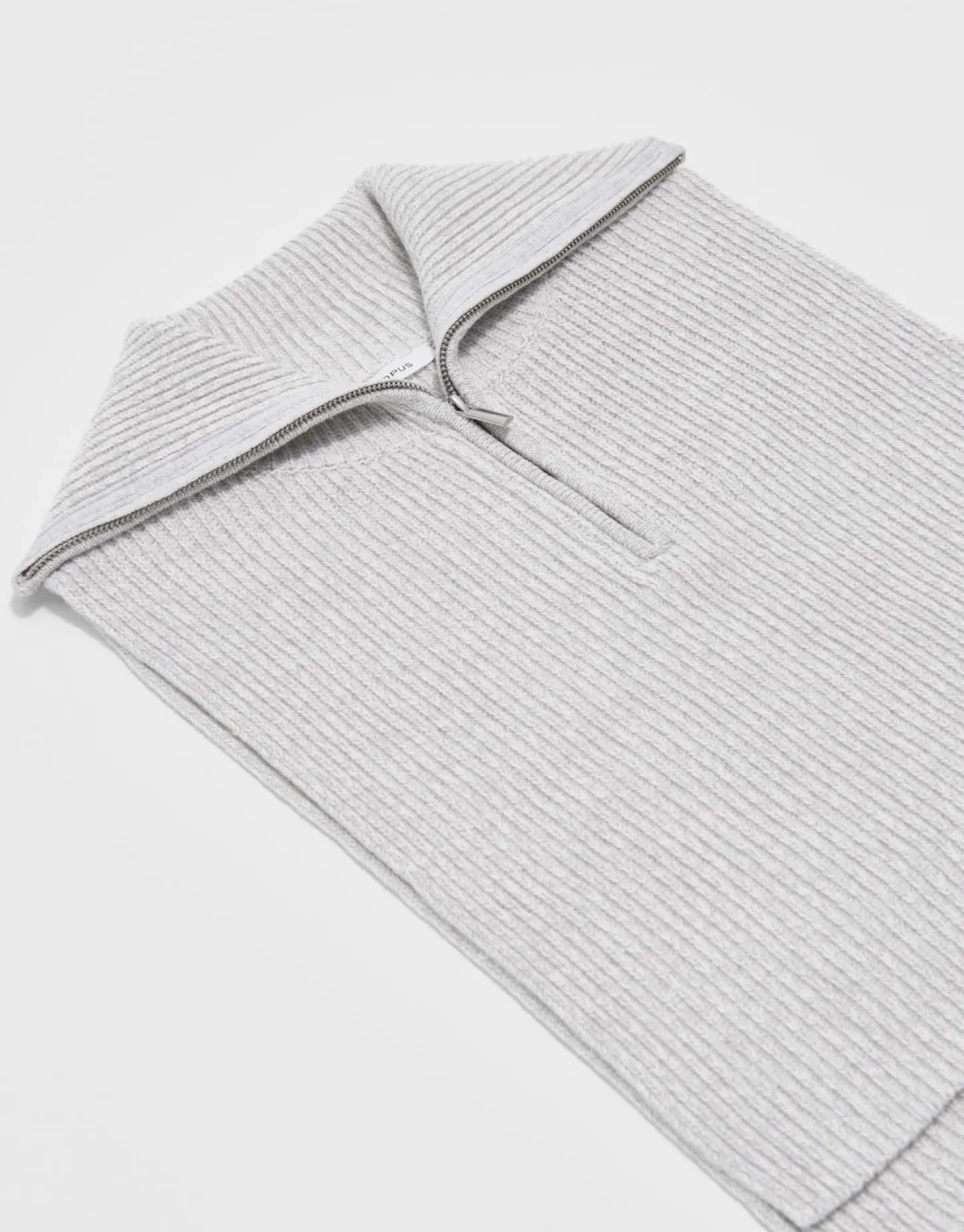 awesti_cape_2.webp Frau someday Fashion Gebreide Items>Awesti Cape