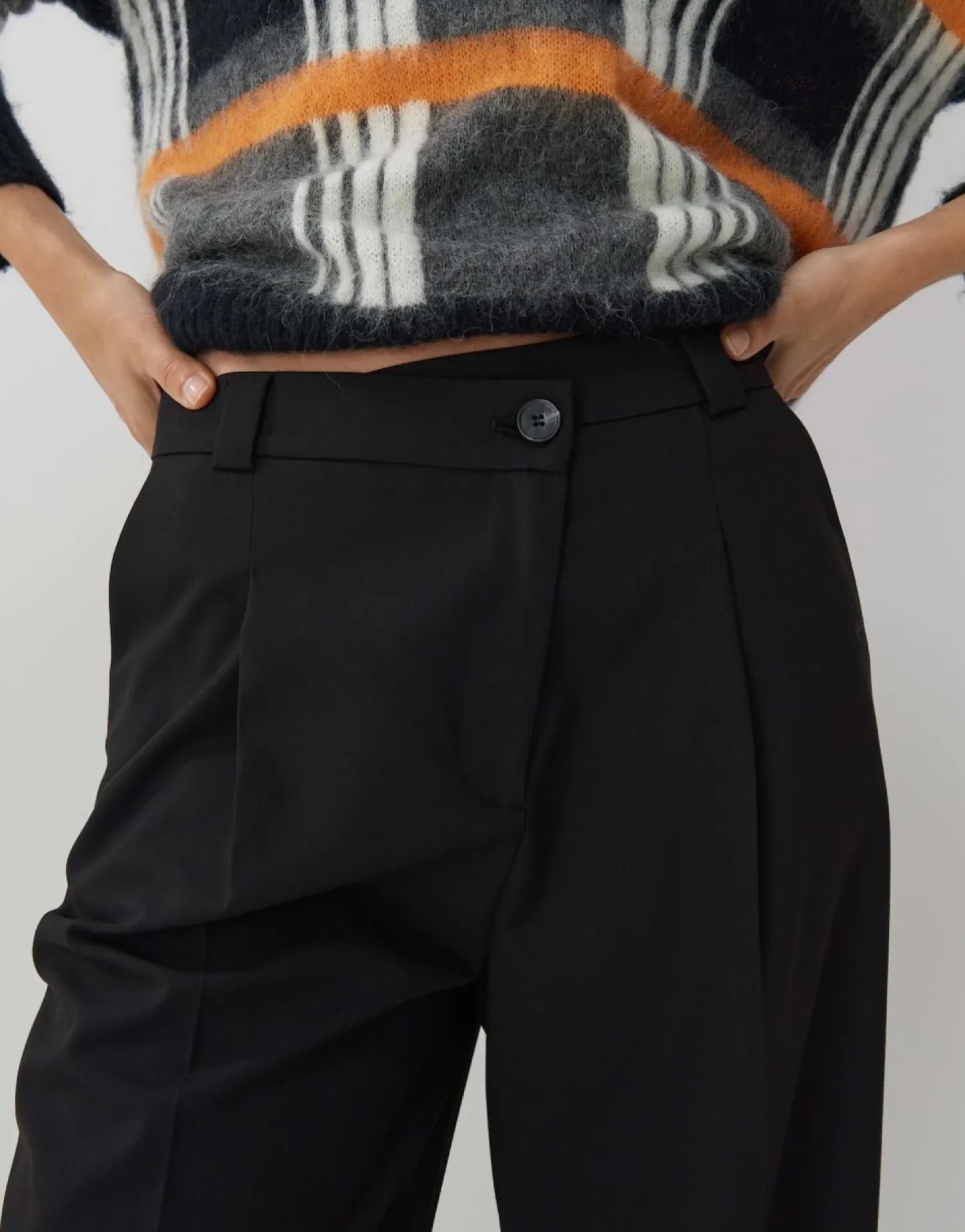 bandplooibroek_casym_1-1.webp Frau someday Fashion Broeken>Bandplooibroek Casym