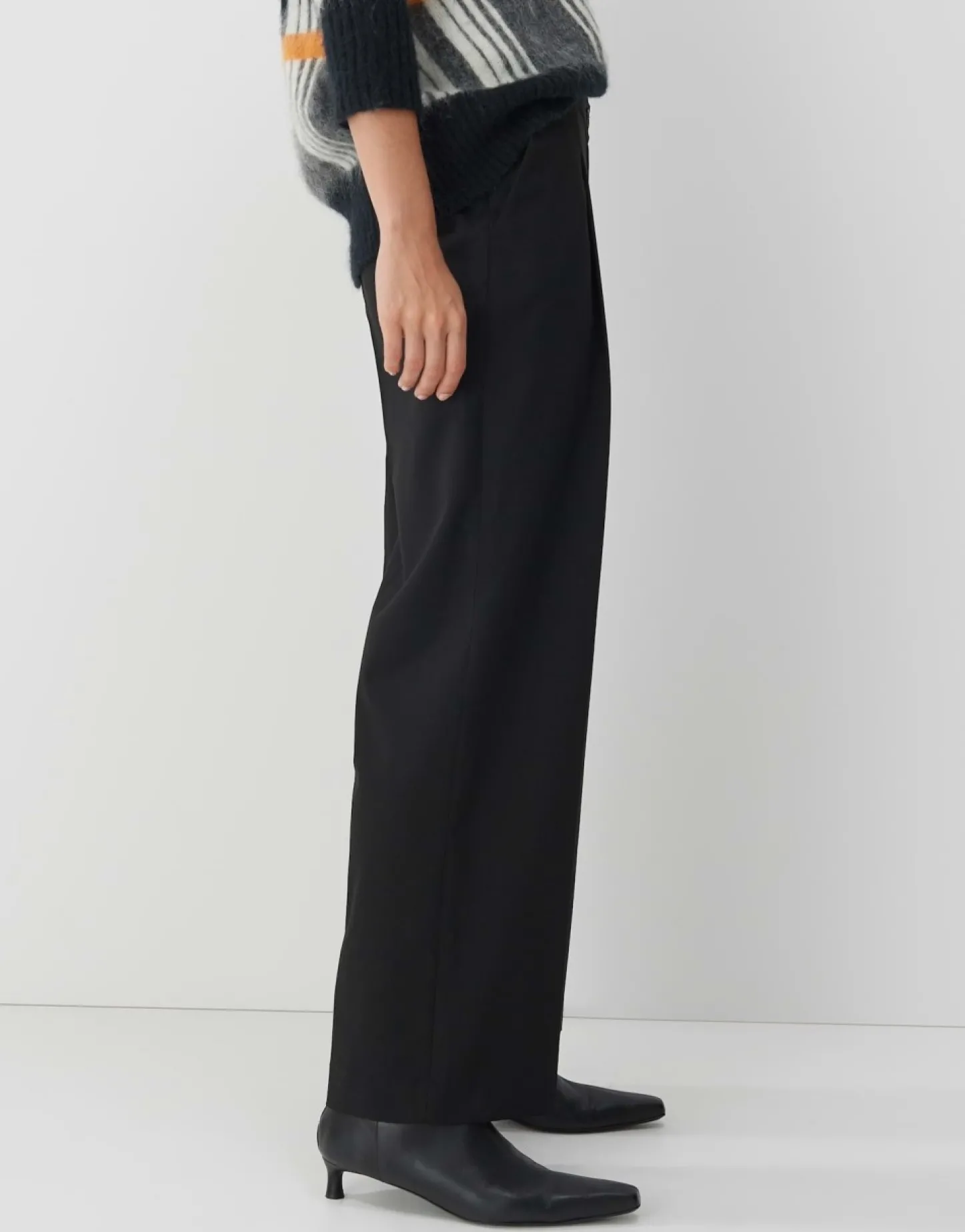 bandplooibroek_casym_3-1.webp Frau someday Fashion Broeken>Bandplooibroek Casym