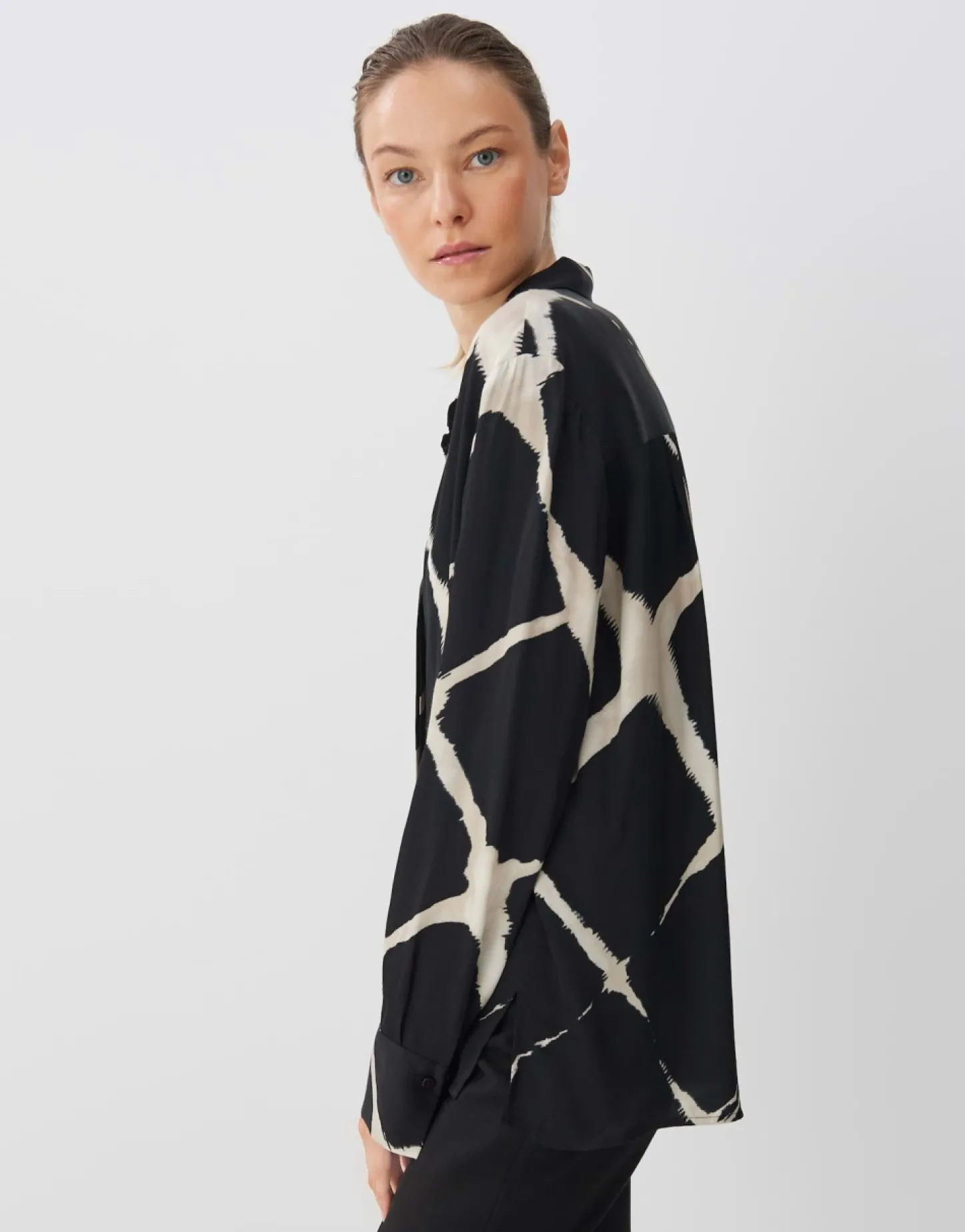 blouse_met_print_zirvana_4.webp Frau someday Fashion Blazer Vesten>Blouse Met Print Zirvana