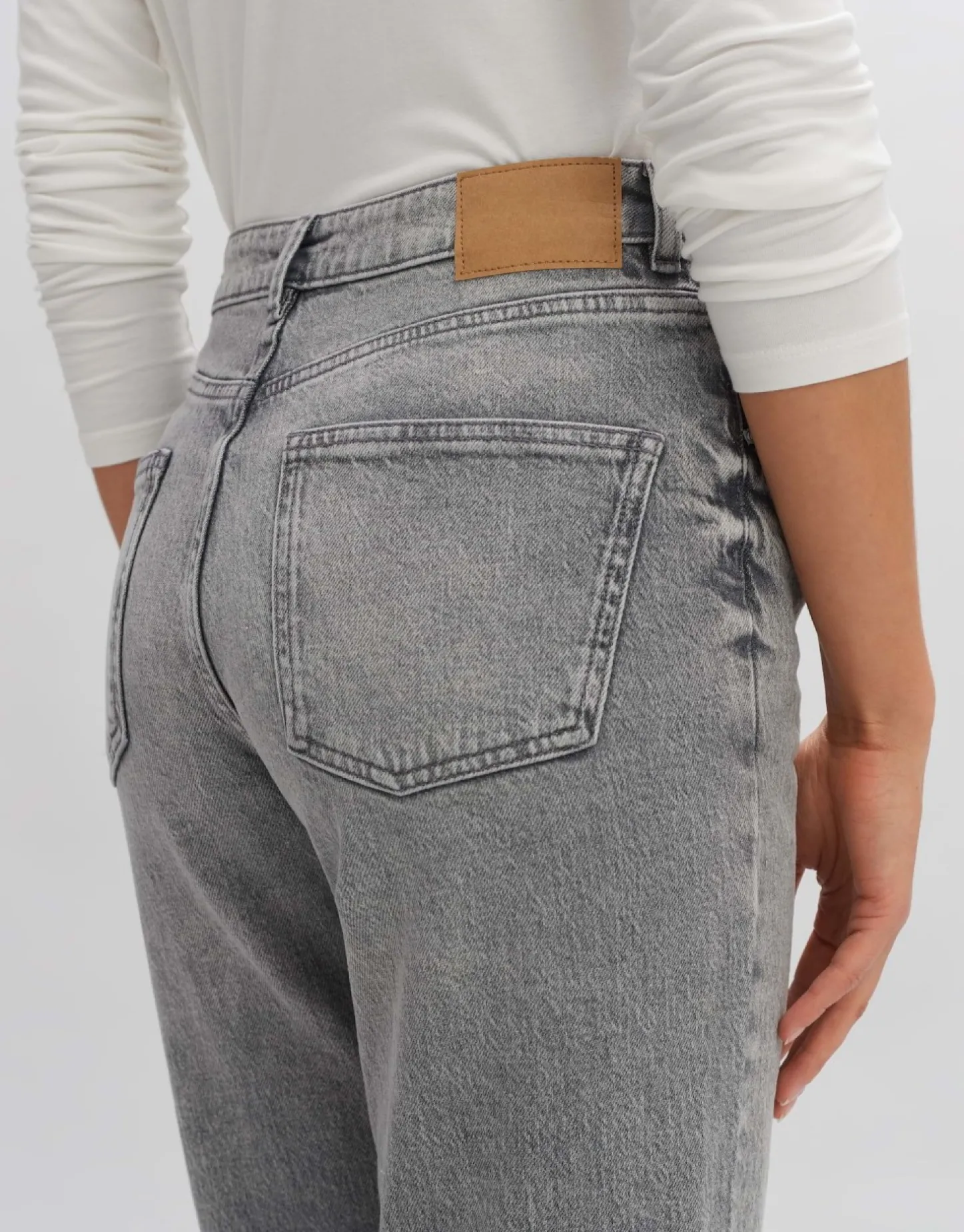 cropped_straight_jeans_la_1.webp Frau someday Fashion Jeans>Cropped Straight Jeans Lani Grey