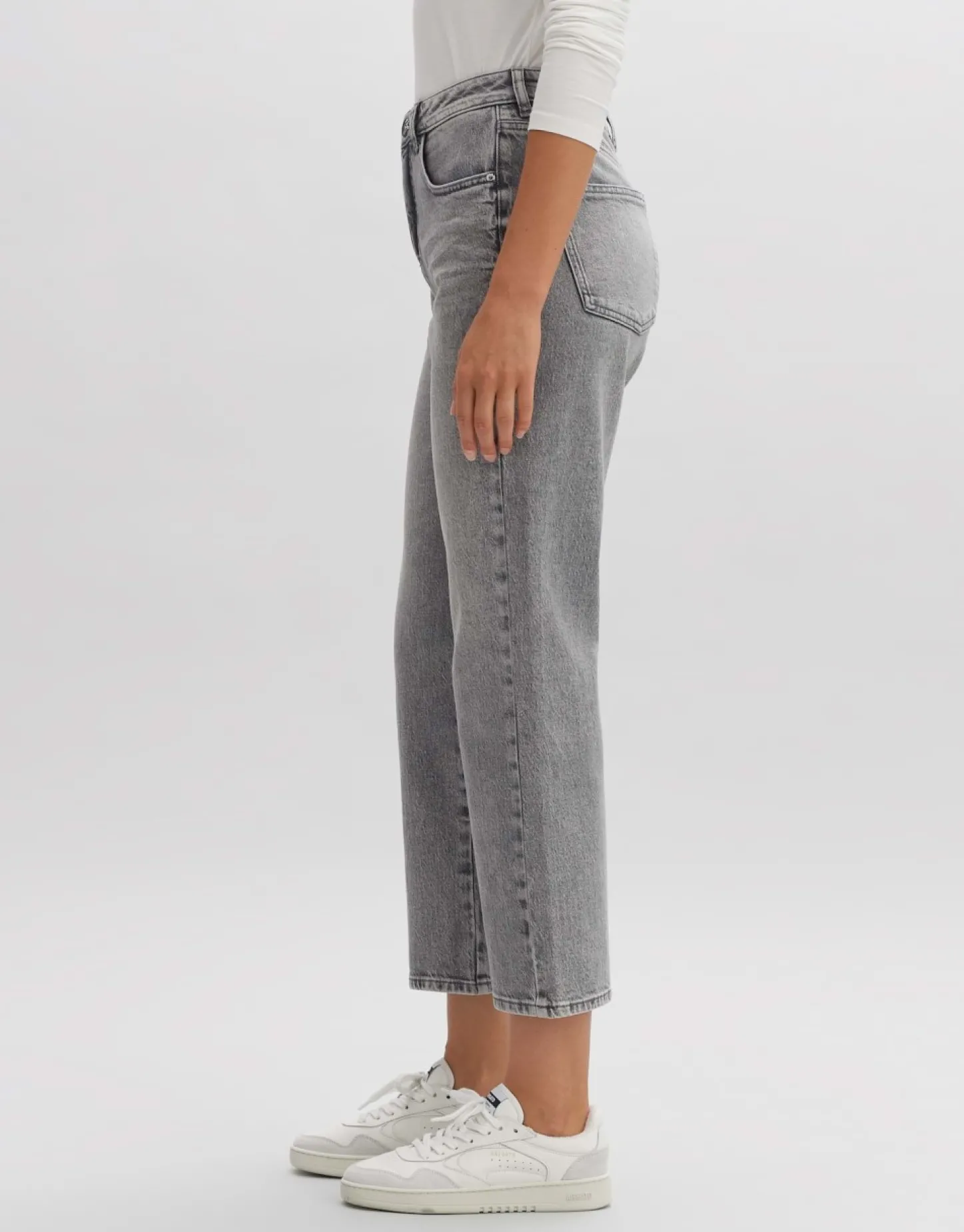 cropped_straight_jeans_la_3.webp Frau someday Fashion Jeans>Cropped Straight Jeans Lani Grey
