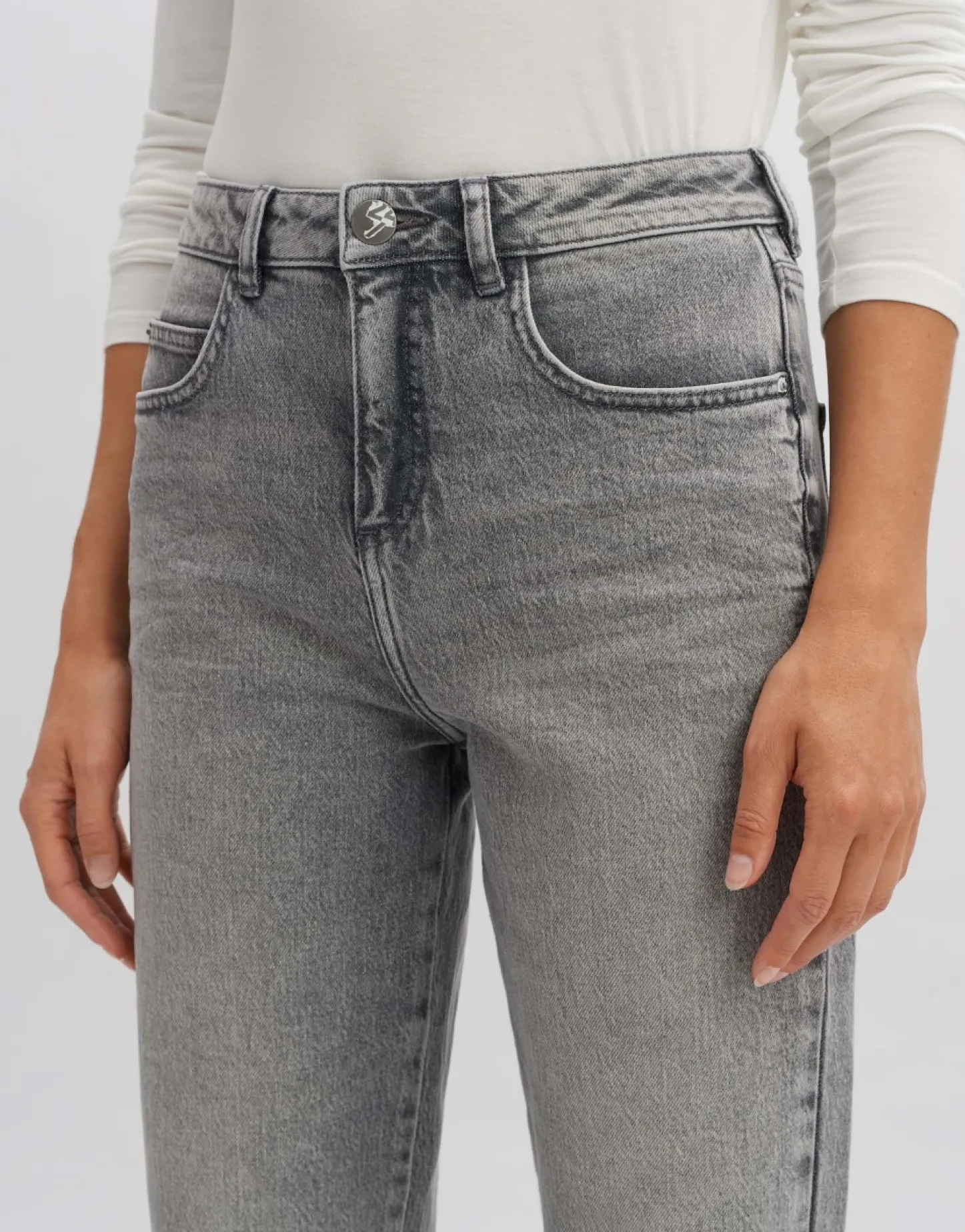 cropped_straight_jeans_la_4.webp Frau someday Fashion Jeans>Cropped Straight Jeans Lani Grey