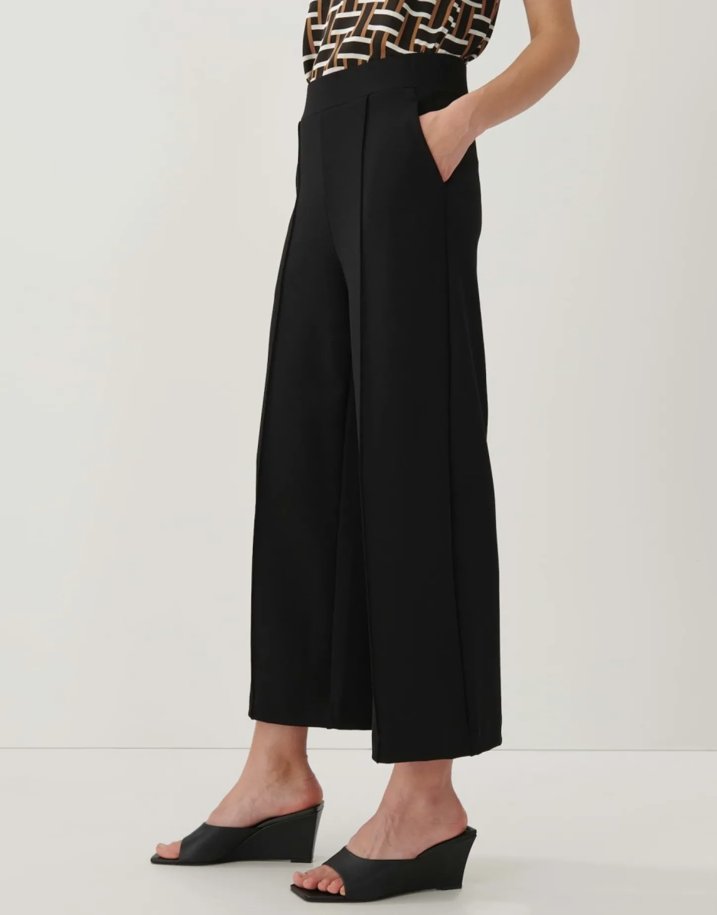 culotte_curilo_modern_3-1.webp Frau someday Fashion Broeken>Culotte Curilo Modern