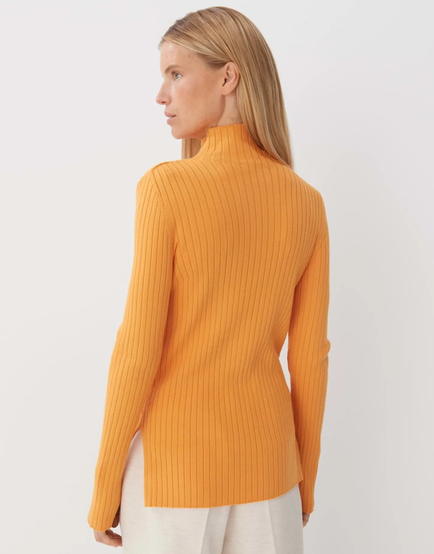 fijngebreide_trui_tippi_2.webp Frau someday Fashion Gebreide Items>Fijngebreide Trui Tippi