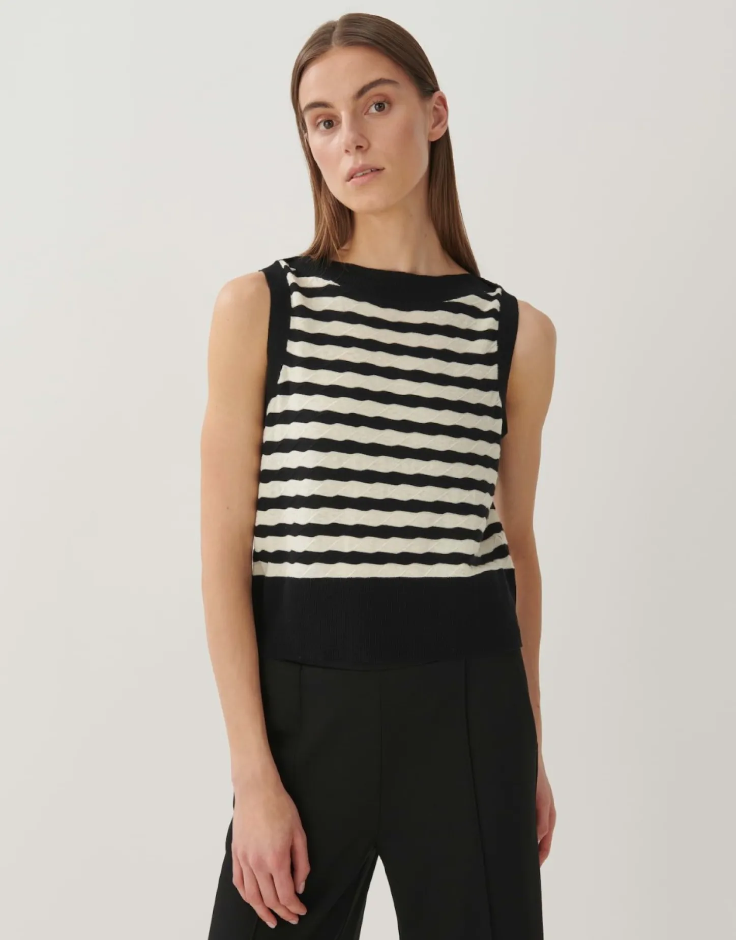 gebreid_tshirt_taela_0.webp Frau someday Fashion Gebreide Items>Gebreid T-Shirt Taela