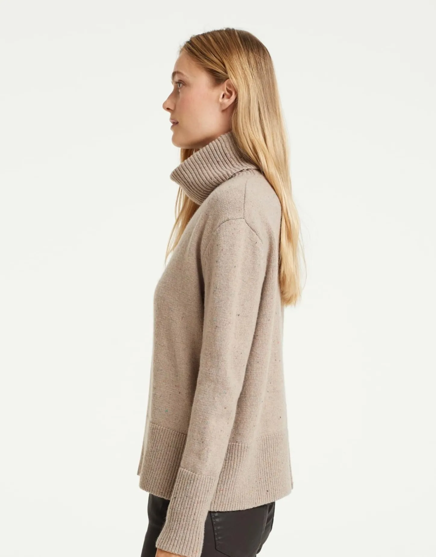 gebreide_trui_pabomo_2-1.webp Frau someday Fashion Gebreide Items>Gebreide Trui Pabomo