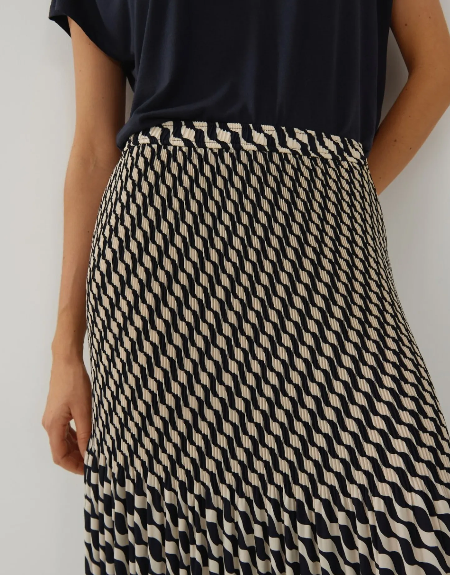 plissuerok_onora_artisan_1.webp Frau someday Fashion Jurken Rokken>Plissu00E9Rok Onora Artisan