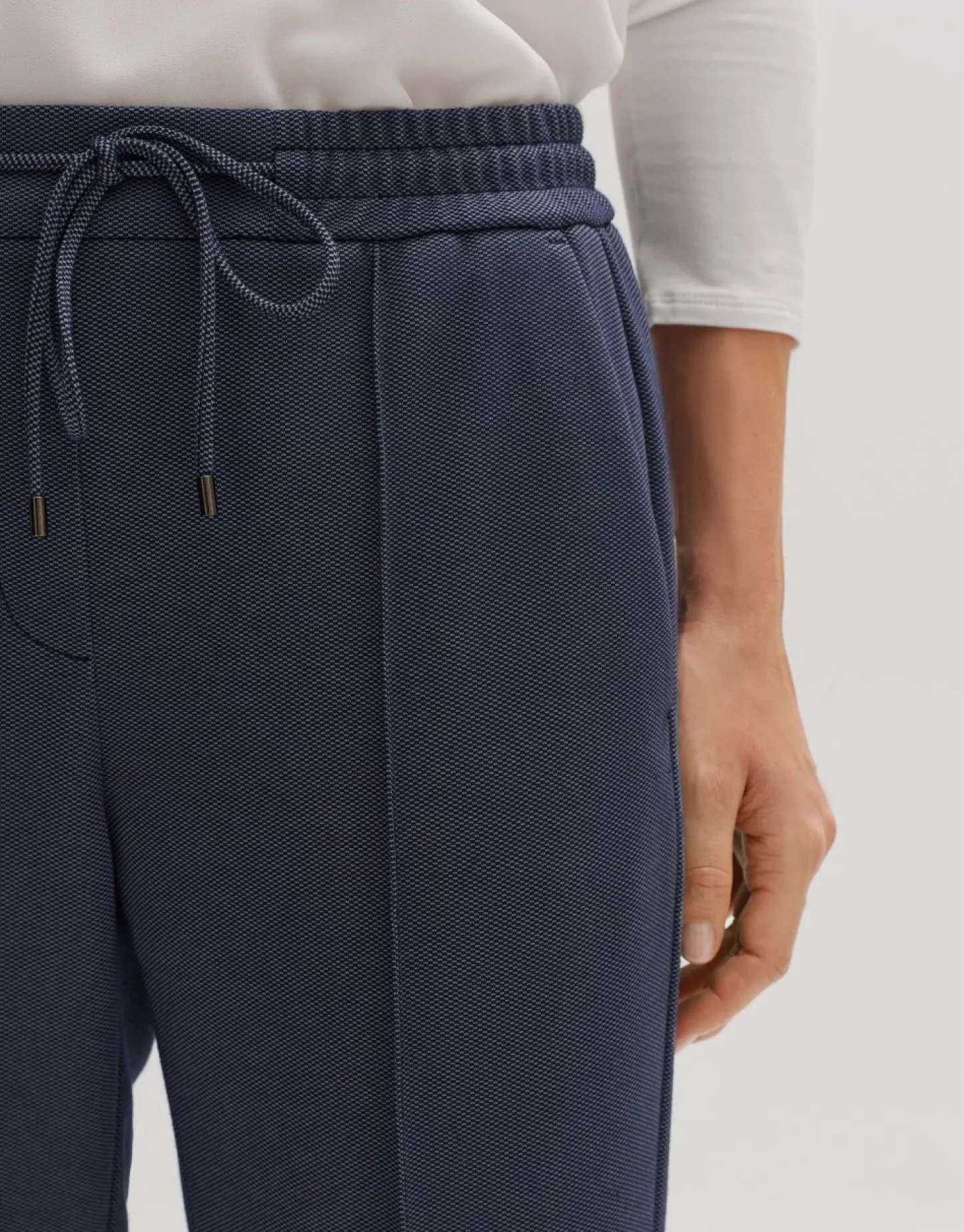 stoffen_broek_melvy_cuff__1.webp Frau someday Fashion Broeken>Stoffen Broek Melvy Cuff Dark