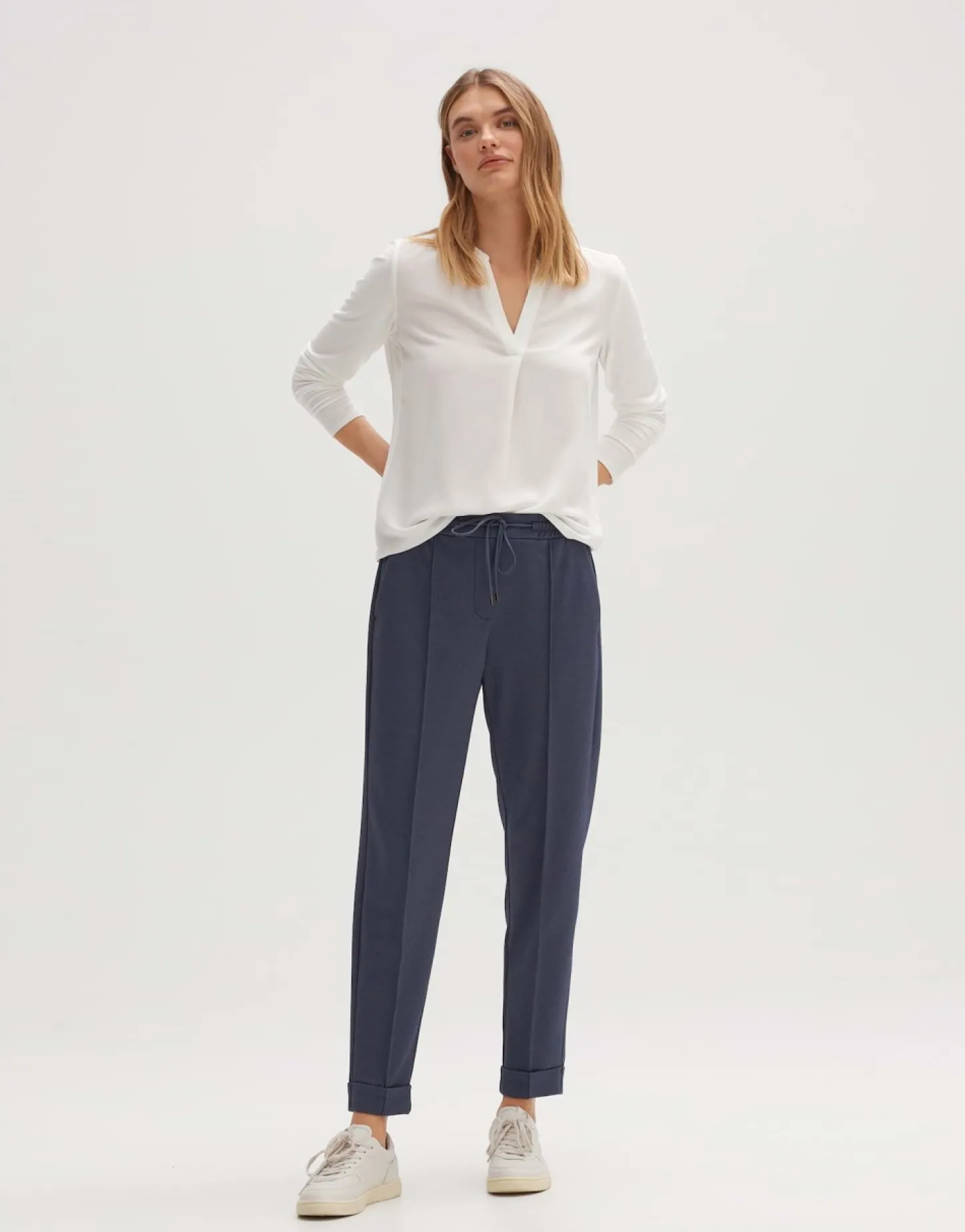 stoffen_broek_melvy_cuff__5.webp Frau someday Fashion Broeken>Stoffen Broek Melvy Cuff Dark