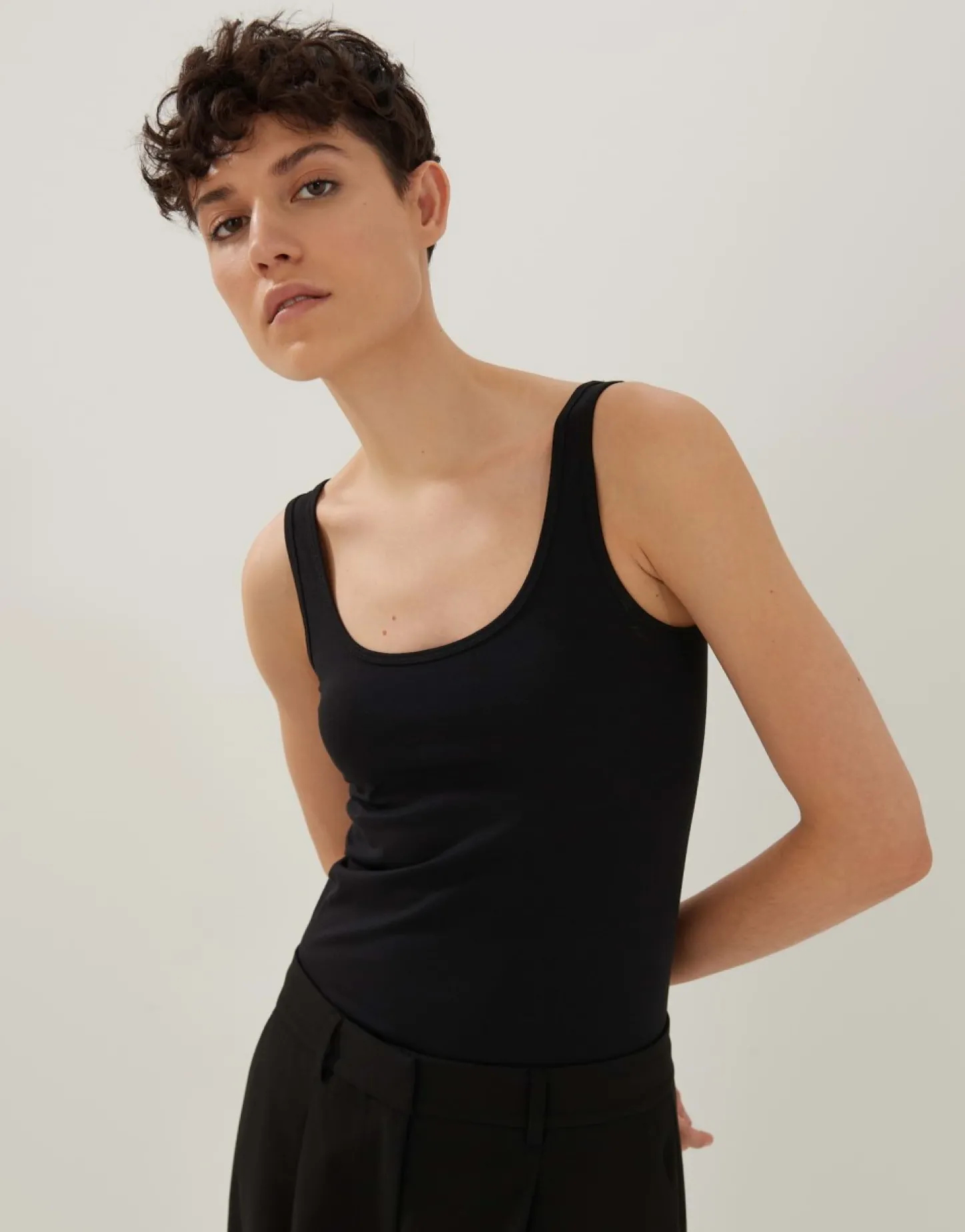 topje_kuethi_0-3.webp Frau someday Fashion Shirts>Topje Ku00E4Thi