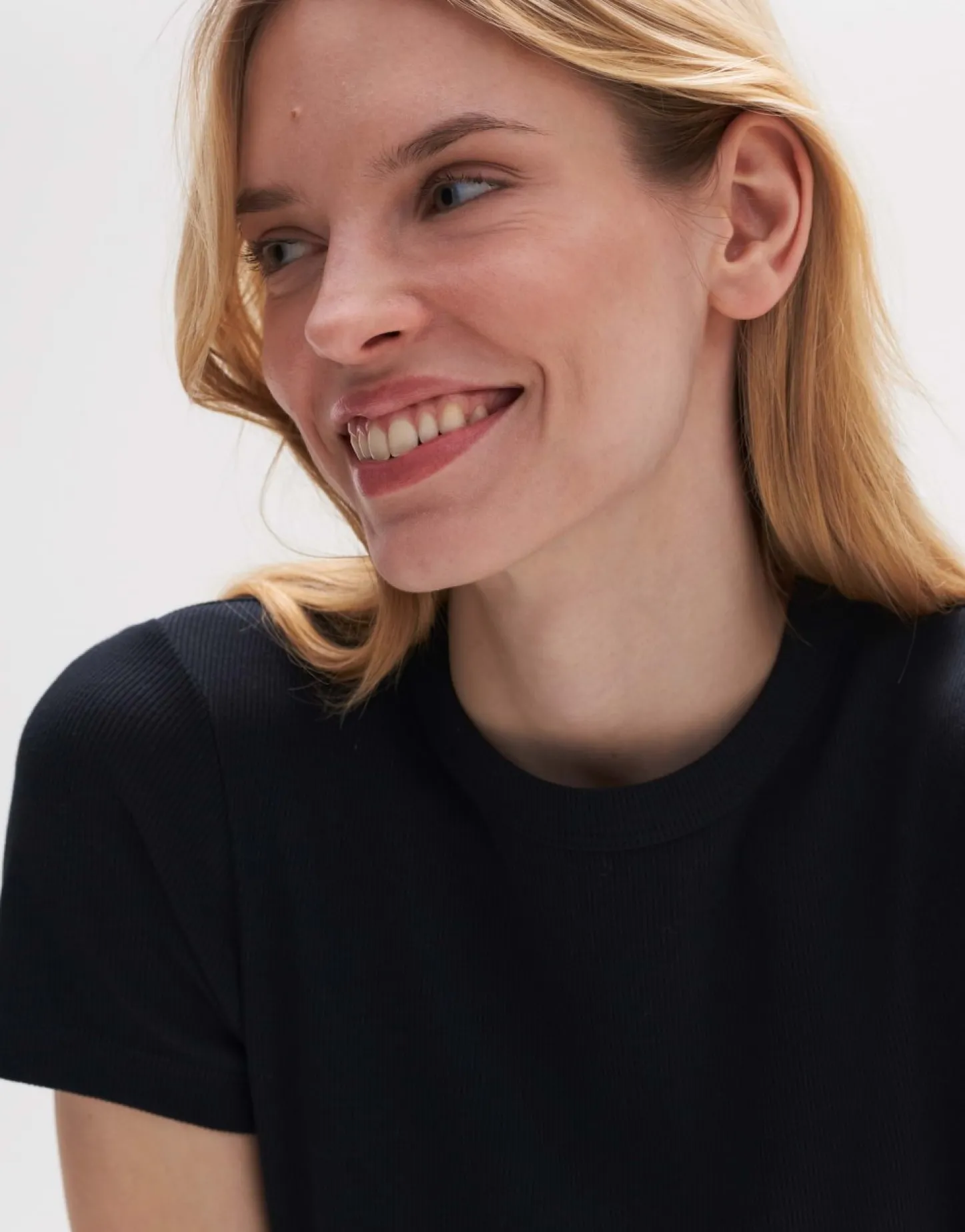 tshirt_samuna_1-4.webp Frau someday Fashion Shirts>T-Shirt Samuna